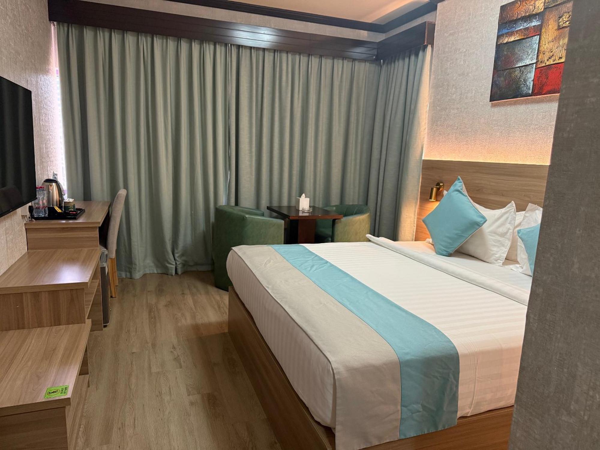 Strand Hotel